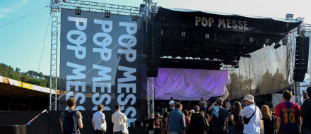 Náhledová fotografie článku Pop Messe potvrdil svou jedinečnost: Brněnský Velodrom rozezněli Einstürzende Neubauten, Anna von Hausswolff i nestárnoucí Richard Müller