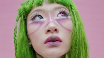 Náhledová fotografie článku Digital Mess: Cyber-pop umělkyně Yeule a její digital freedom