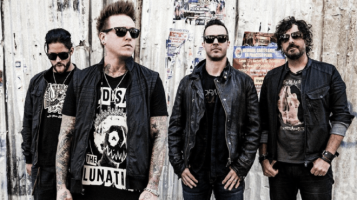 Náhledová fotografie článku Papa Roach a jejich nová studiovka Who Do You Trust?