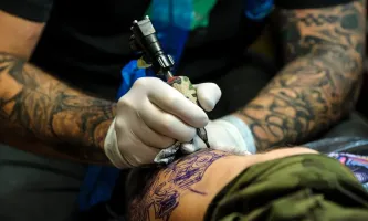 Náhled článku Body mods: Jak na tetování doma? (Spoiler: Raději ne!)